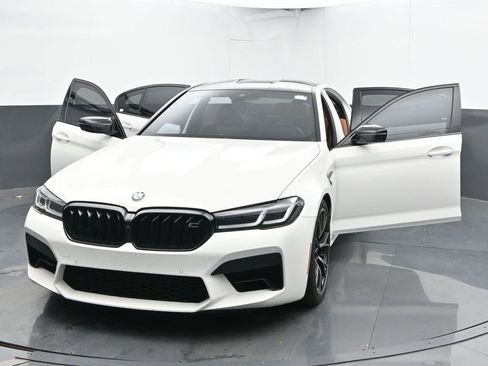 صورة السيارة