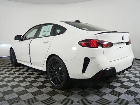 صورة السيارة