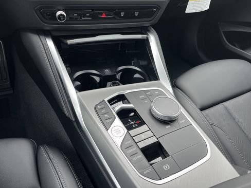 صورة السيارة