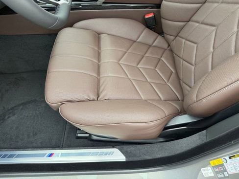 صورة السيارة