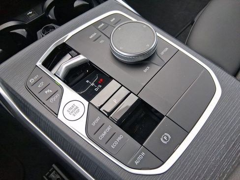 صورة السيارة