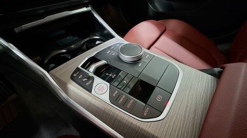 صورة السيارة