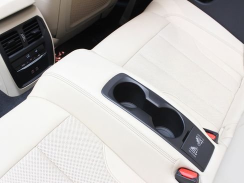 صورة السيارة