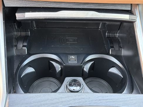 صورة السيارة