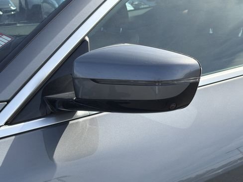 صورة السيارة