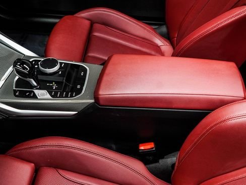 صورة السيارة