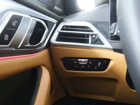 صورة السيارة