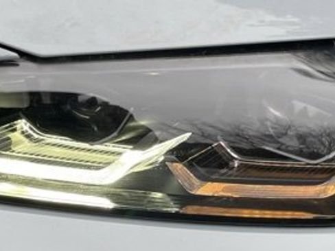 صورة السيارة