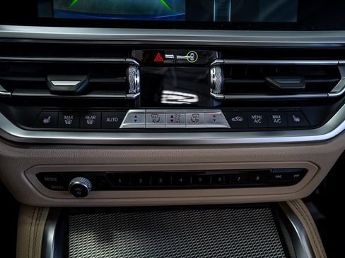 صورة السيارة