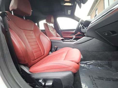 صورة السيارة