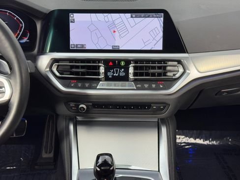 صورة السيارة