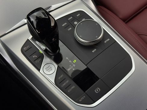 صورة السيارة