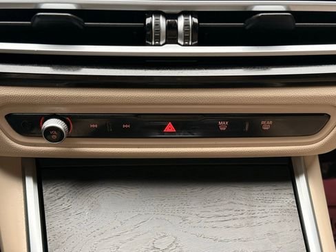 صورة السيارة