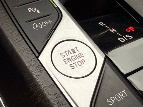 صورة السيارة