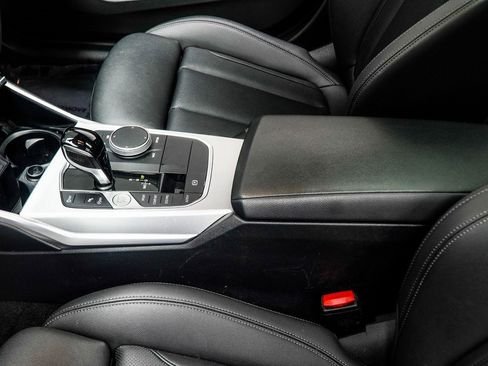 صورة السيارة