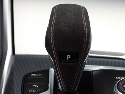 صورة السيارة