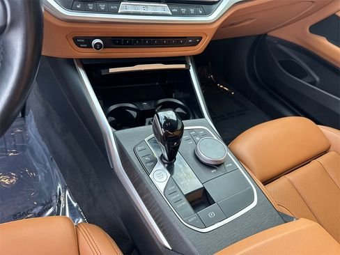 صورة السيارة