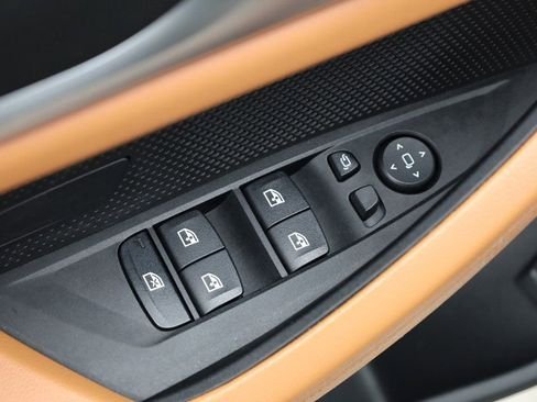 صورة السيارة