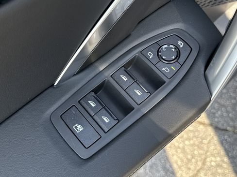 صورة السيارة