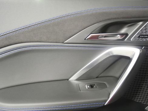 صورة السيارة