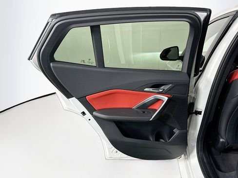 صورة السيارة