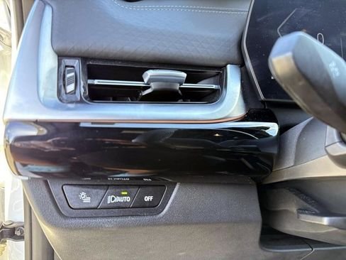 صورة السيارة