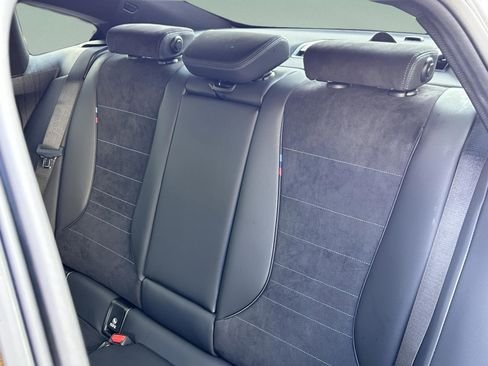 صورة السيارة