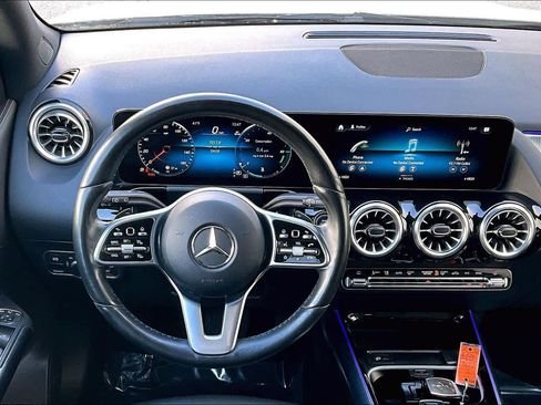 صورة السيارة