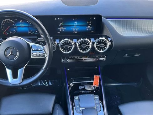 صورة السيارة