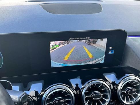 صورة السيارة