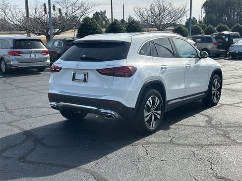 صورة السيارة