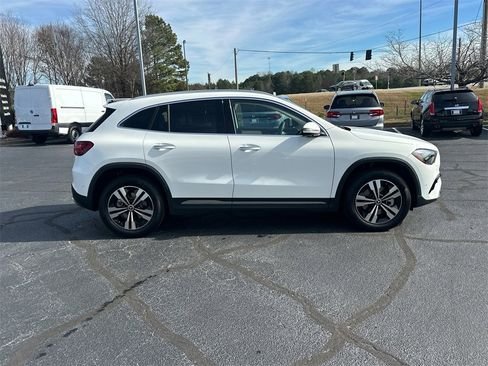 صورة السيارة