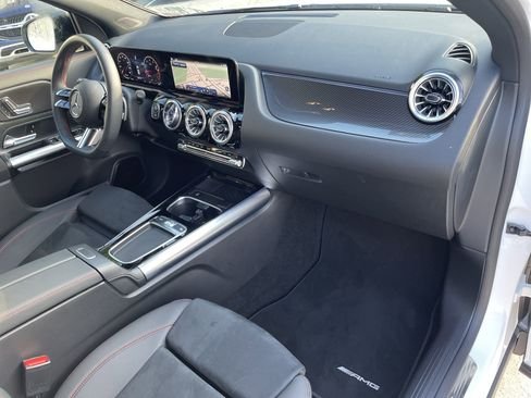 صورة السيارة