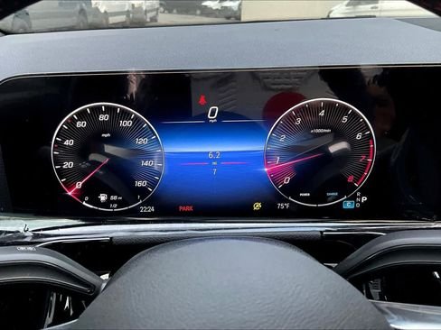 صورة السيارة