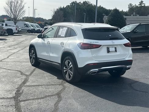 صورة السيارة