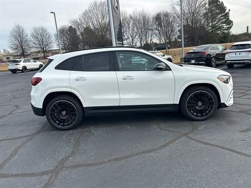 صورة السيارة