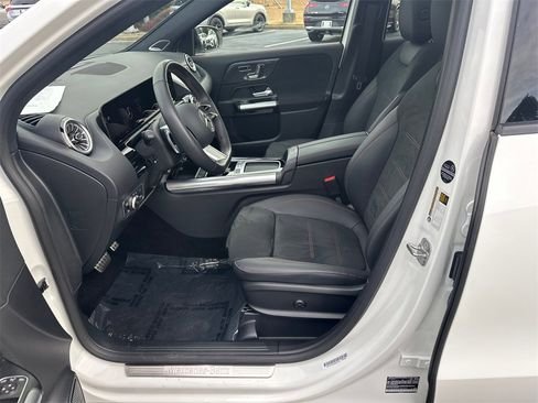 صورة السيارة