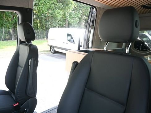 صورة السيارة