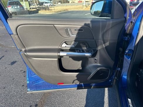 صورة السيارة