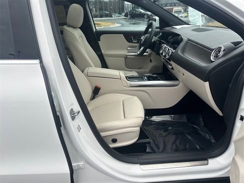 صورة السيارة