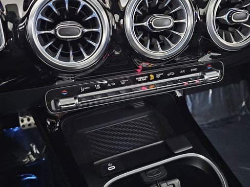 صورة السيارة