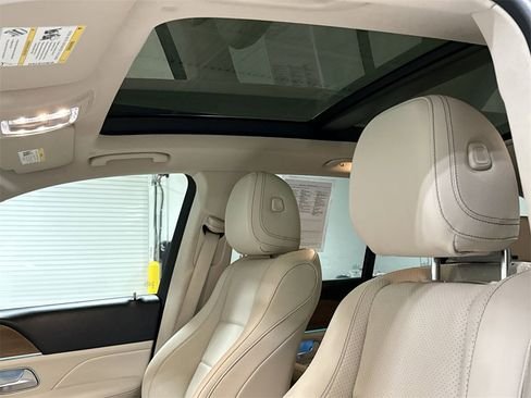 صورة السيارة