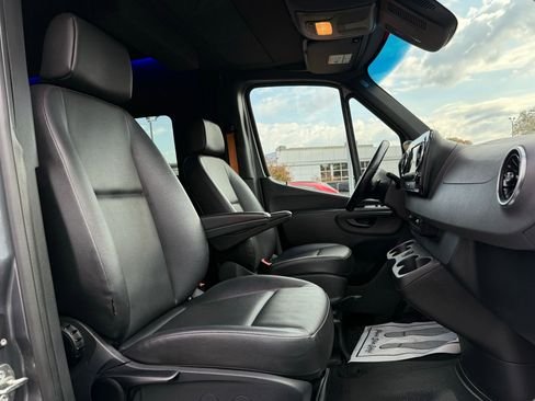 صورة السيارة