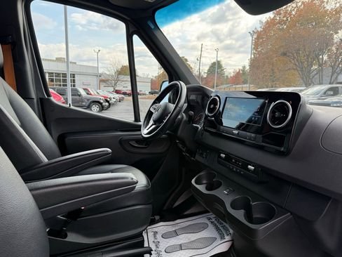 صورة السيارة