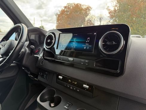 صورة السيارة