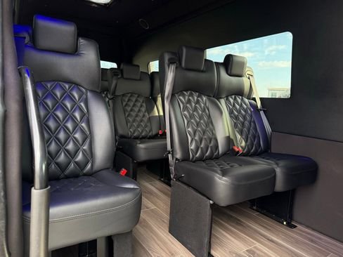 صورة السيارة