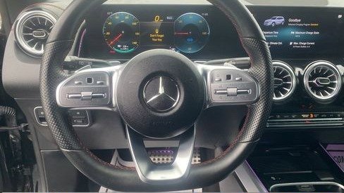 صورة السيارة