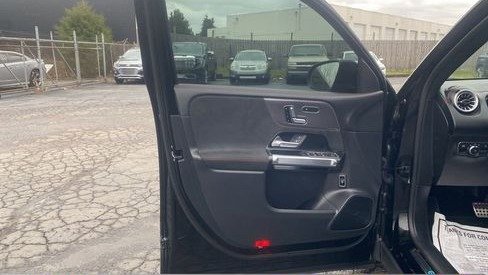 صورة السيارة