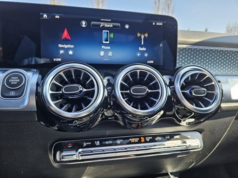 صورة السيارة