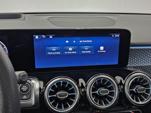 صورة السيارة